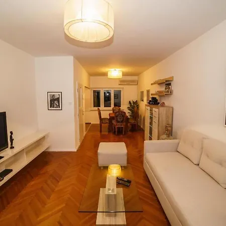 Split Beach Apartment 아파트 스플리트