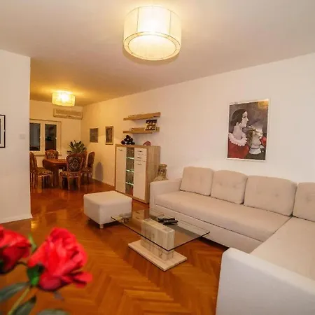 Appartamento Split Beach Apartment *
